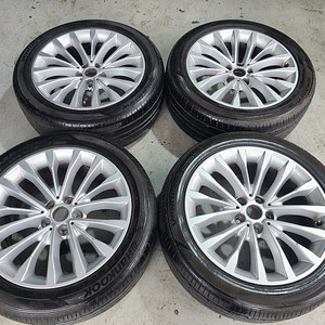 $$ 중고 G바디 bmw520d BMW G30 럭셔리 18인치 휠타이어