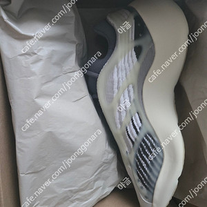 아디다스 이지700 v3 팝니다. 260사이즈 ADIDAS YEEZY 700 V3 FADE SALT