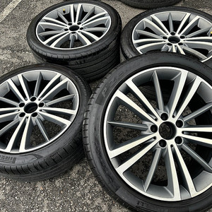 벤츠 CLS W257 19인치 정품 휠타이어 세트 팔아요