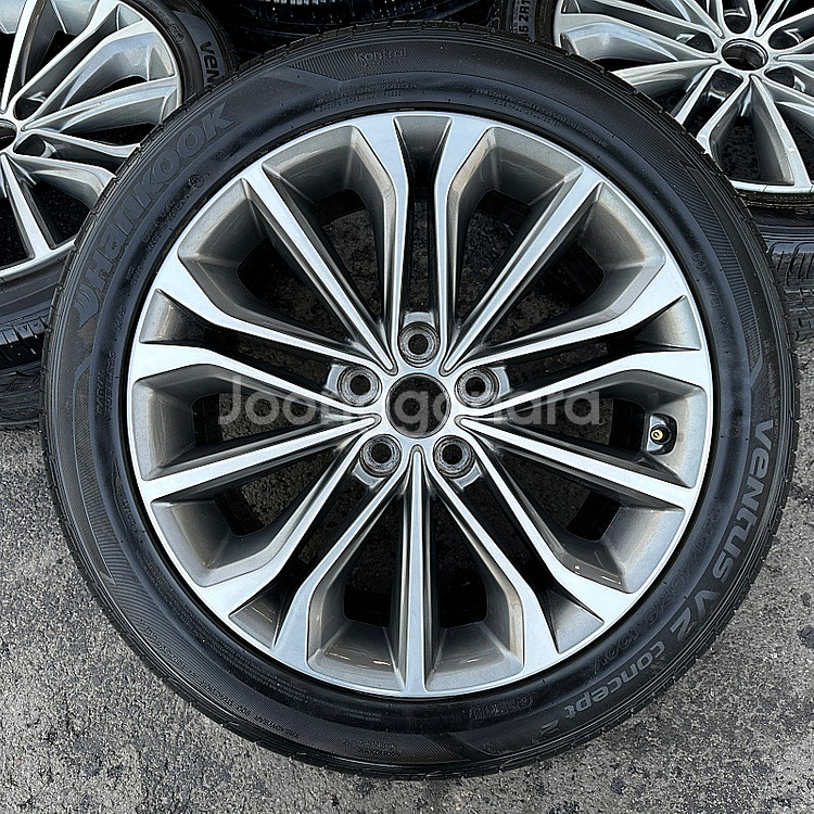 제네시스 DH 18인치 순정 휠타이어 세트 팔아요 245 45 18--1