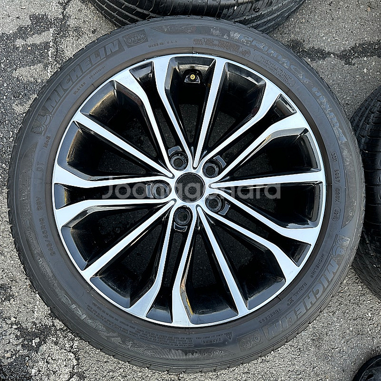 제네시스 DH 18인치 커스텀 휠타이어 세트 팔아요 245 45 18--3