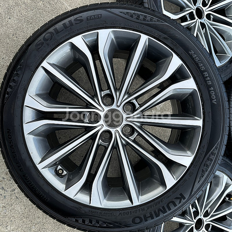 제네시스 DH 18인치 순정 휠타이어 세트 팔아요 245 45 18--1