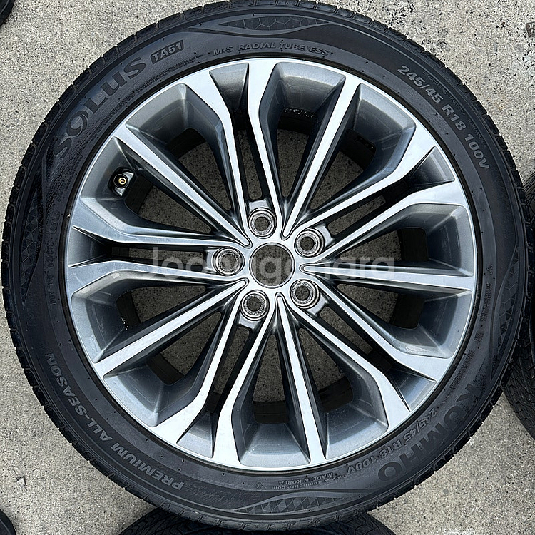 제네시스 DH 18인치 순정 휠타이어 세트 팔아요 245 45 18--3