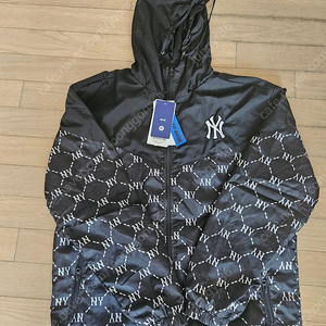 MLB NY 바람막이 XL 새상품 팝니다.