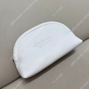 샤넬 파우치 새상품 화이트
