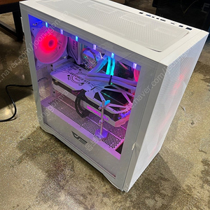 라이젠9 7950x3d 고사양 게이밍 본체 팝니다(RTX4070TI,64G)