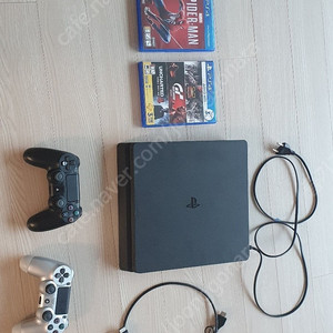 PS4 슬림 + 패드 2개 + 타이틀 9개 포함