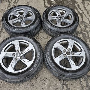 K5 DL3 16인치 중고 휠타이어 세트 팝니다. 215 60 16