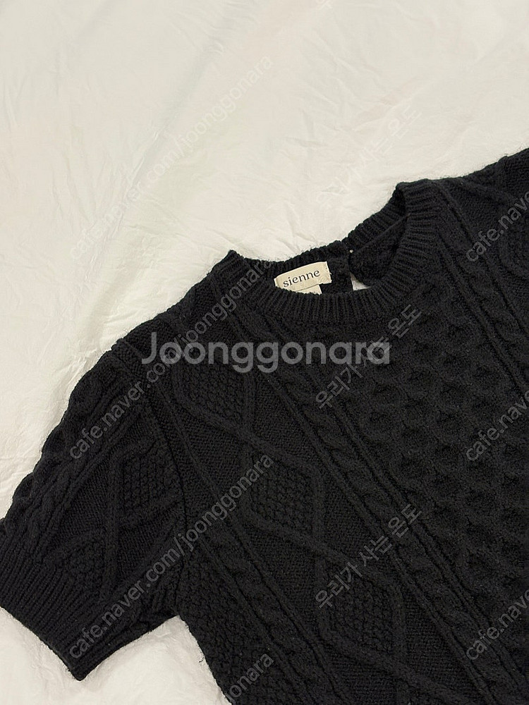 시엔느 반팔니트 rocha cable knit 블랙 판...--3