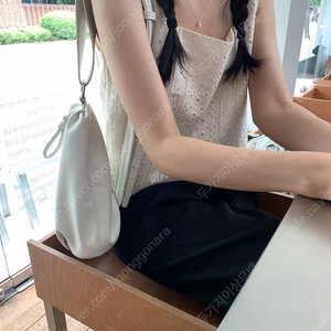 윤슬샵 제작 레이스탑 슬리브리스 /타낫 레이지샵 더바넷 제이투유 웨어웨더