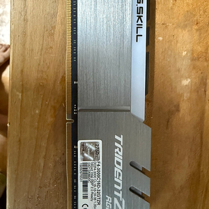 지스킬 trident z ddr4-3000 16gb x2