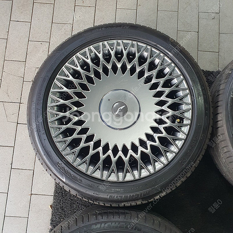 [ 제네시스 ] G90 19인치 방패 떡판 휠 타이어 ...--3