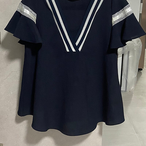 티렌 블라우스