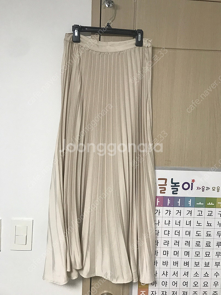실크맛(?) 아이보리 스커트--0