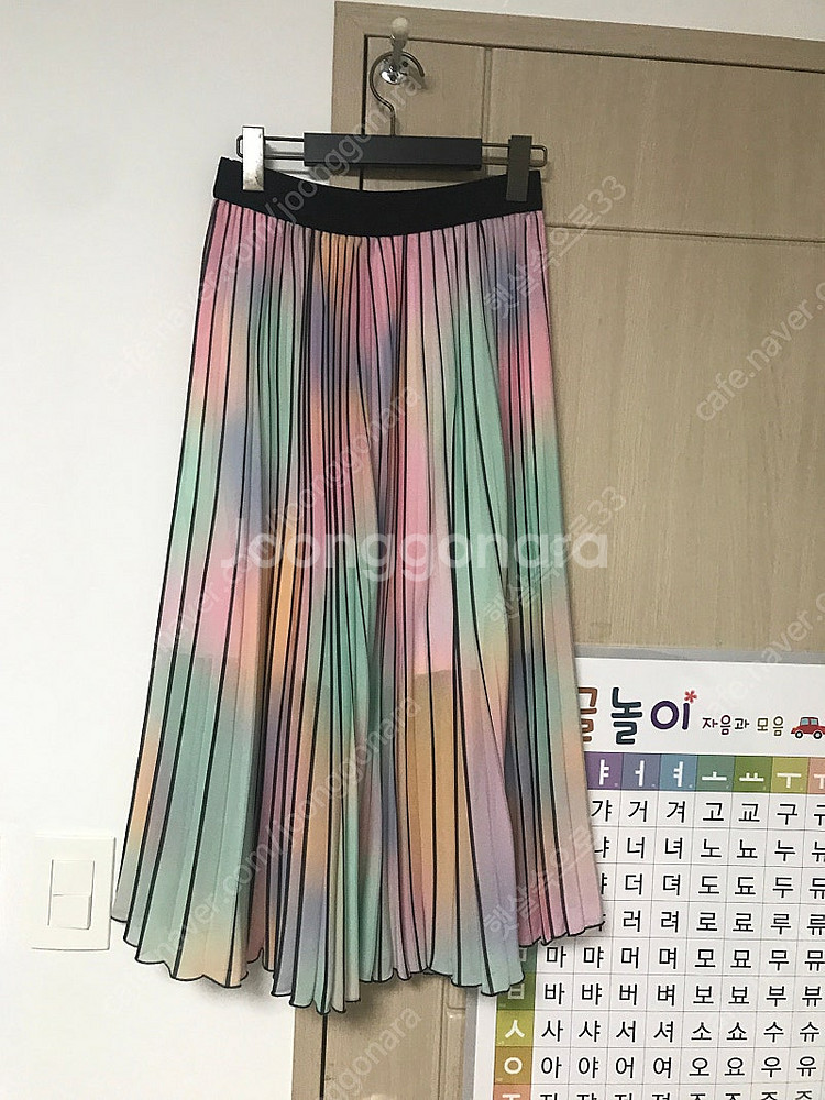 봄을 닮은 당신의 화사한 스커트--1