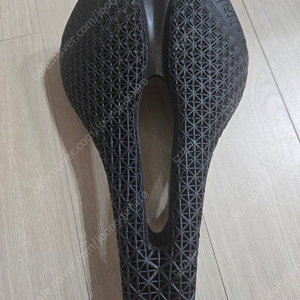 셀레 이탈리아 노부스부스트 3d 카르보니오 안장 판매합니다