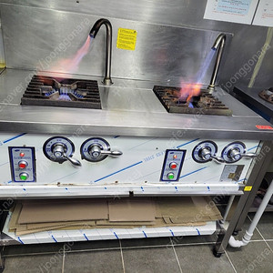 기영이 숯불두마리치킨, 꾸브라꼬, 등등 사용되는 업소용 직화기 판매합니다 화력좋고 깨끗하고 작동굿