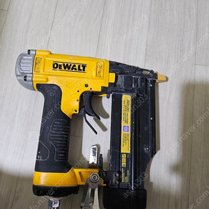 디월트 실타카 (dwfp2350k) 판매합니다
