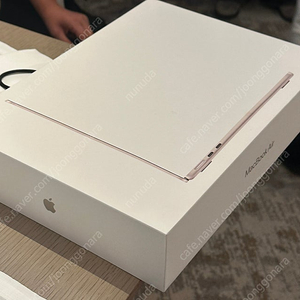 맥북에어M3 24GB 512GB (풀박스/키패드, 커버O/외부사용X/개봉후 하루미만 사용)