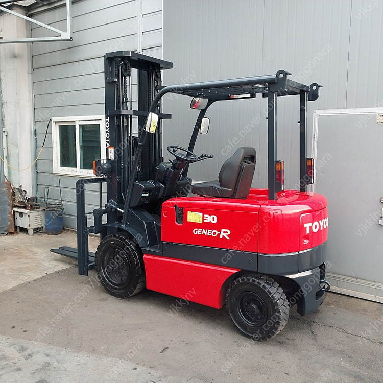 도요타 중고 전동지게차 3.0톤 싸이드쉬프트장착 3단 5500MM 전기식 2009년식 상품배터리--2