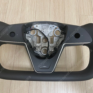 테슬라 모델Y rwd용 377mm 요크 핸들 팝니다.