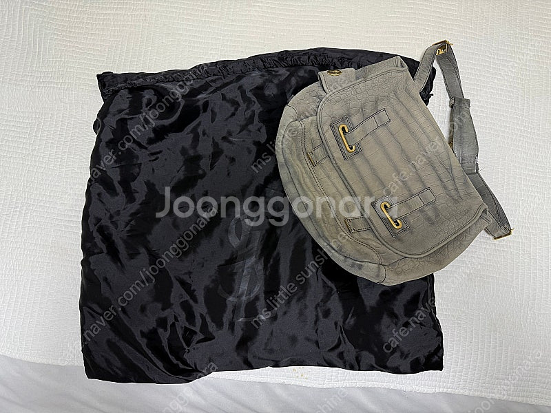 입생로랑 비사체 숄더백 그레이 크로커다일--2
