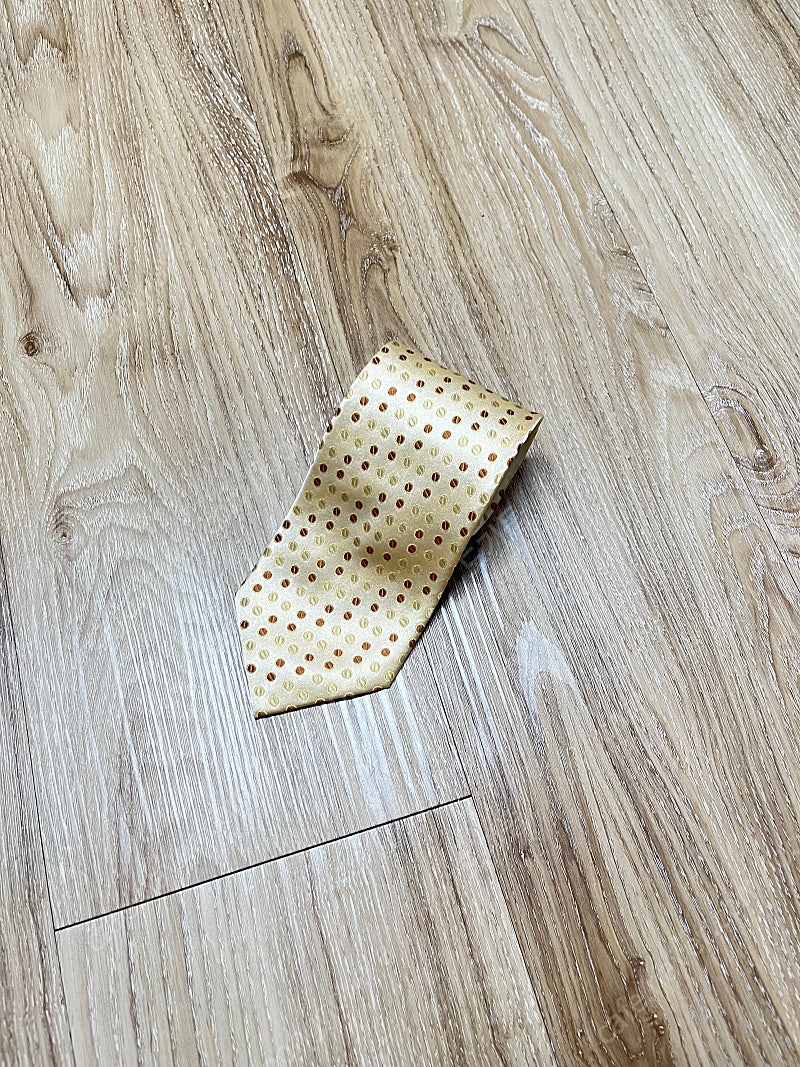 아쿠아스큐텀 넥타이