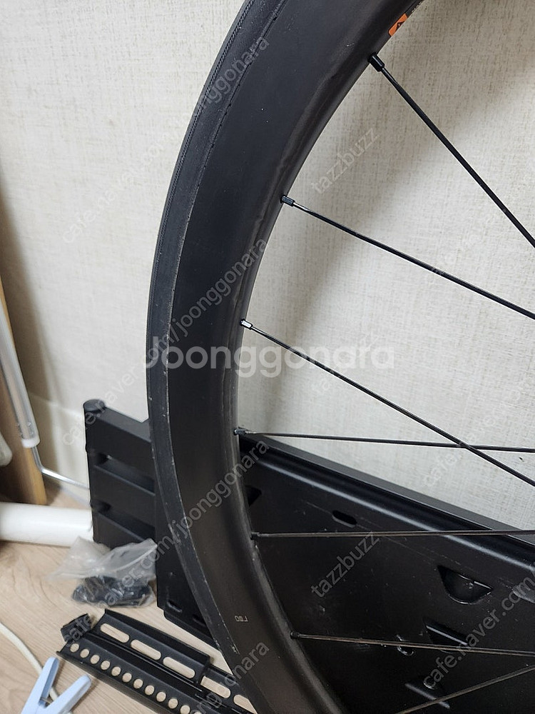 slr1 디스크 카본휠셋 42미리 (시마노바디) 튜블리스레디--4