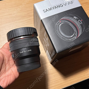삼양 v-af 75mm t1.9 판매합니다. 40만원