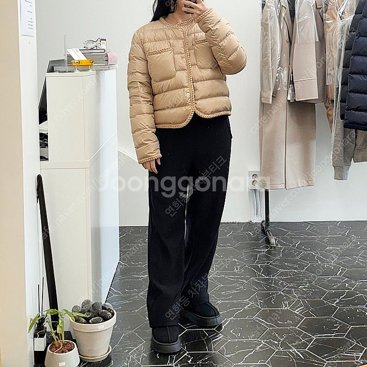 몽클레어 GENCAY 경량 패딩 여성 베이지 3사이즈--2