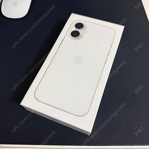 아이폰16 화이트 128gb 자급제 S급 90만원에 판매합니다.