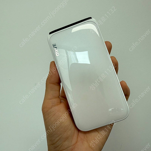 M120 (MIVE)마이브 스타일폴더폰 화이트 32기가 8만 판매합니다.