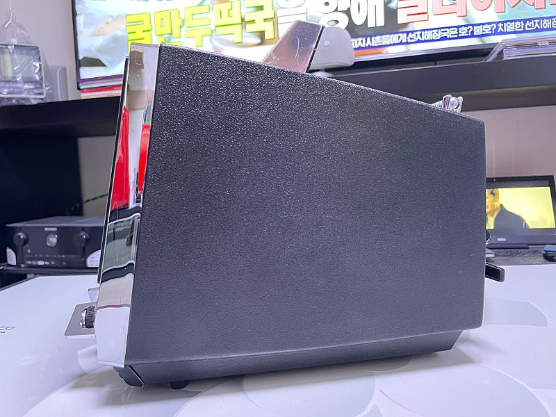 빈티지티비(옛날tv)1975‘s~소니(SONY)사의 7인치 흑백티비입니다.--1