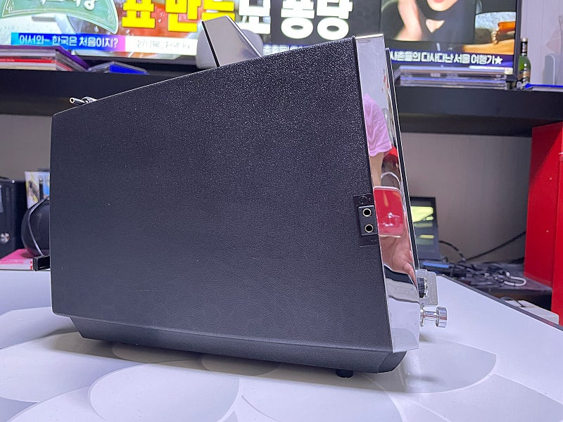 빈티지티비(옛날tv)1975‘s~소니(SONY)사의 7인치 흑백티비입니다.--2