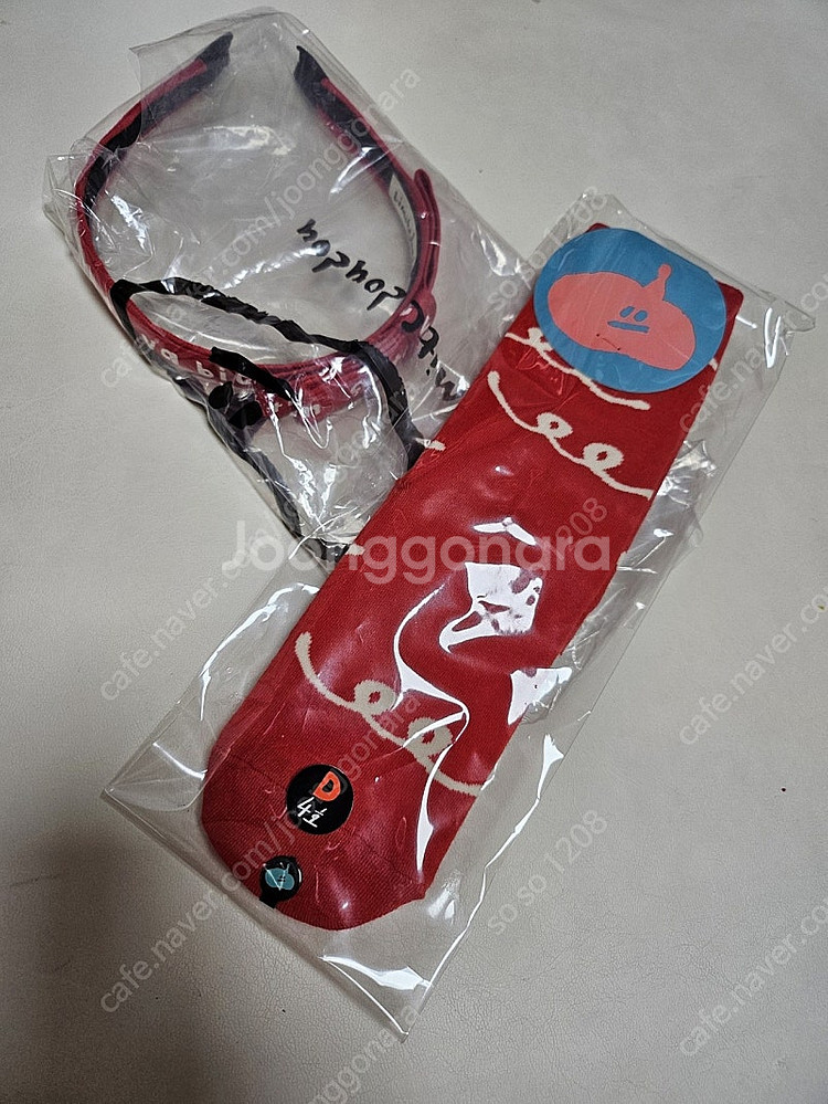 리미떼두두 레드 니삭스,헤어밴드 판매합니다^^--0