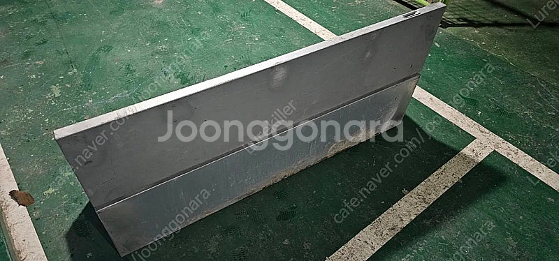 1톤트럭 적재함 공구함 팝니다.--0