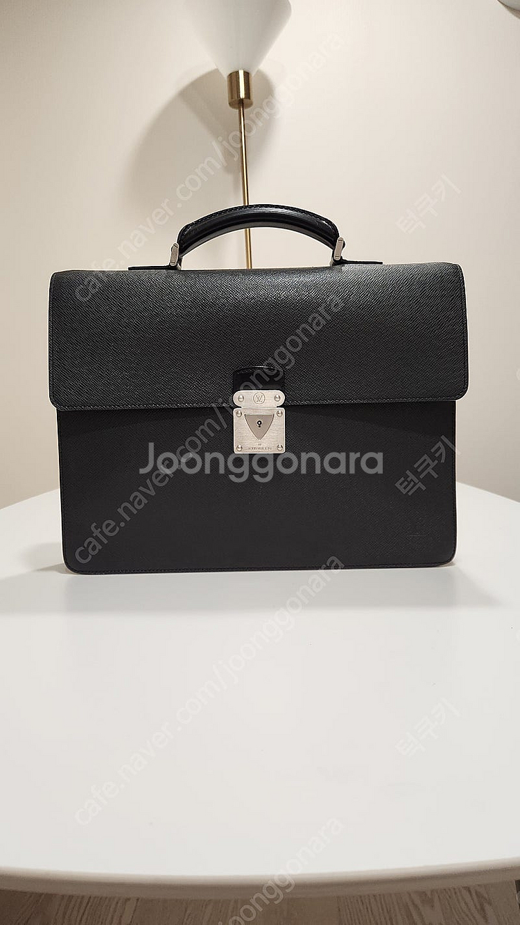 루이비통 타이가 서류가방--0