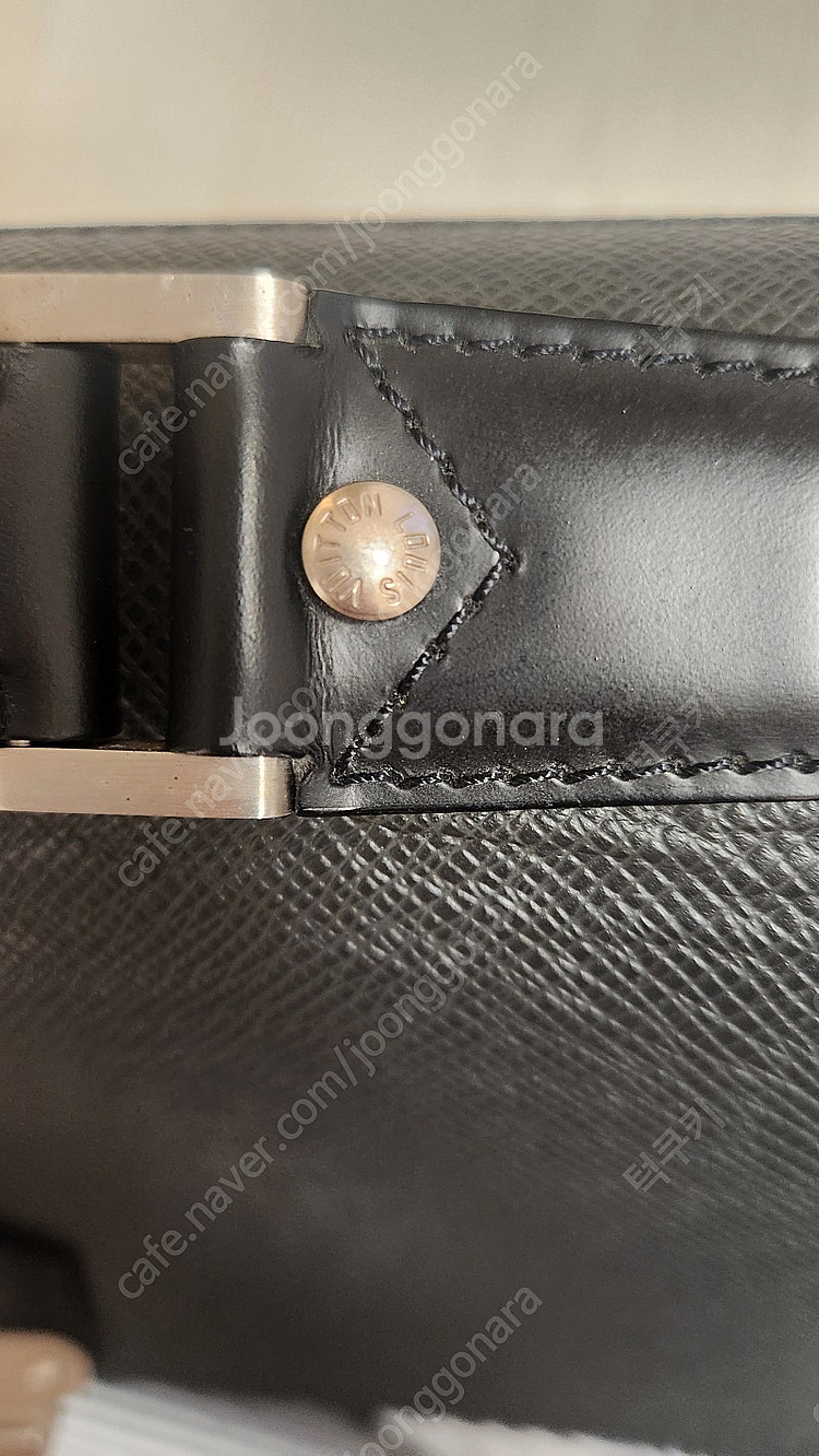 루이비통 타이가 서류가방--3