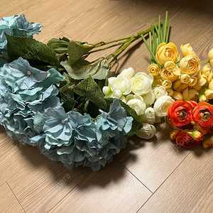 조화(수국, 라넌), 라탄바구니, 촛대 팝니다