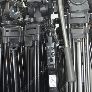 유압식 방송용 삼각대 소니VCT-1170RM 리벡TH-950DV 리벡TH-650DV 주닉스 HDV-5000 HDV-3000 HDV-2000 VCT-VPR1 GP-VPT1 팝니다