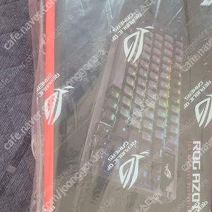 ASUS ROG AZOTH 갈축 미개봉 새상품 원가40만원 넘는 제품