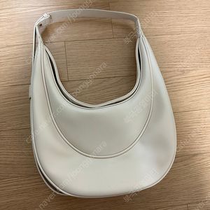 엘바테게브 오스트라 미니백(아이보리색)