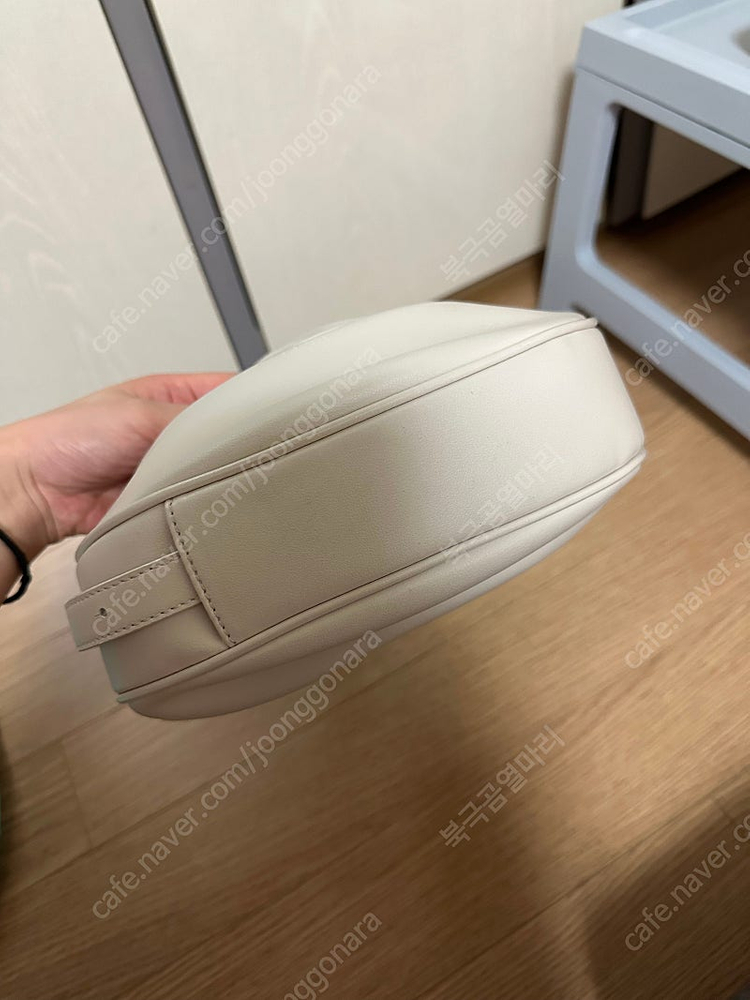 엘바테게브 오스트라 미니백(아이보리색) 이미지