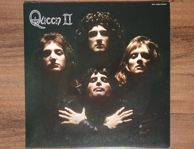 Queen lp, Queen II
