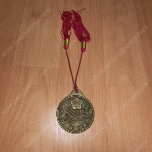 옛날 대한민국국회 마패 문진(1점) 대한민국국회 메달 문진(1점) , 옛날 국회 은도금 티스푼(11개) 팝니다