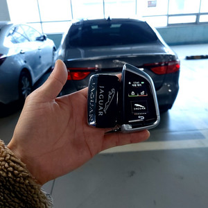 [판매] 재규어 E-PACE, F-TYPE, XE, XF, XJ 차량키 기존 스마트키에서 풀 디지털 터치 LCD 스타일로 리디자인 업그레이드
