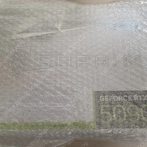 rtx 5090 슈프림 soc 미개봉 팝니다.