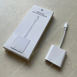 애플 라이트닝 USB-3 카메라 어댑터 판매합니다.