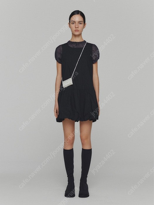 아모멘토 VOLUME MINI DRESS 블랙 0사이즈