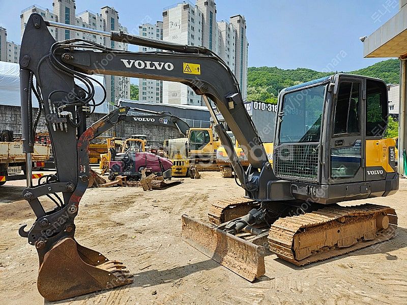볼보 EC60E 2017년식 가동8천 코끼리집게 회전라인 02 중고굴삭기--0